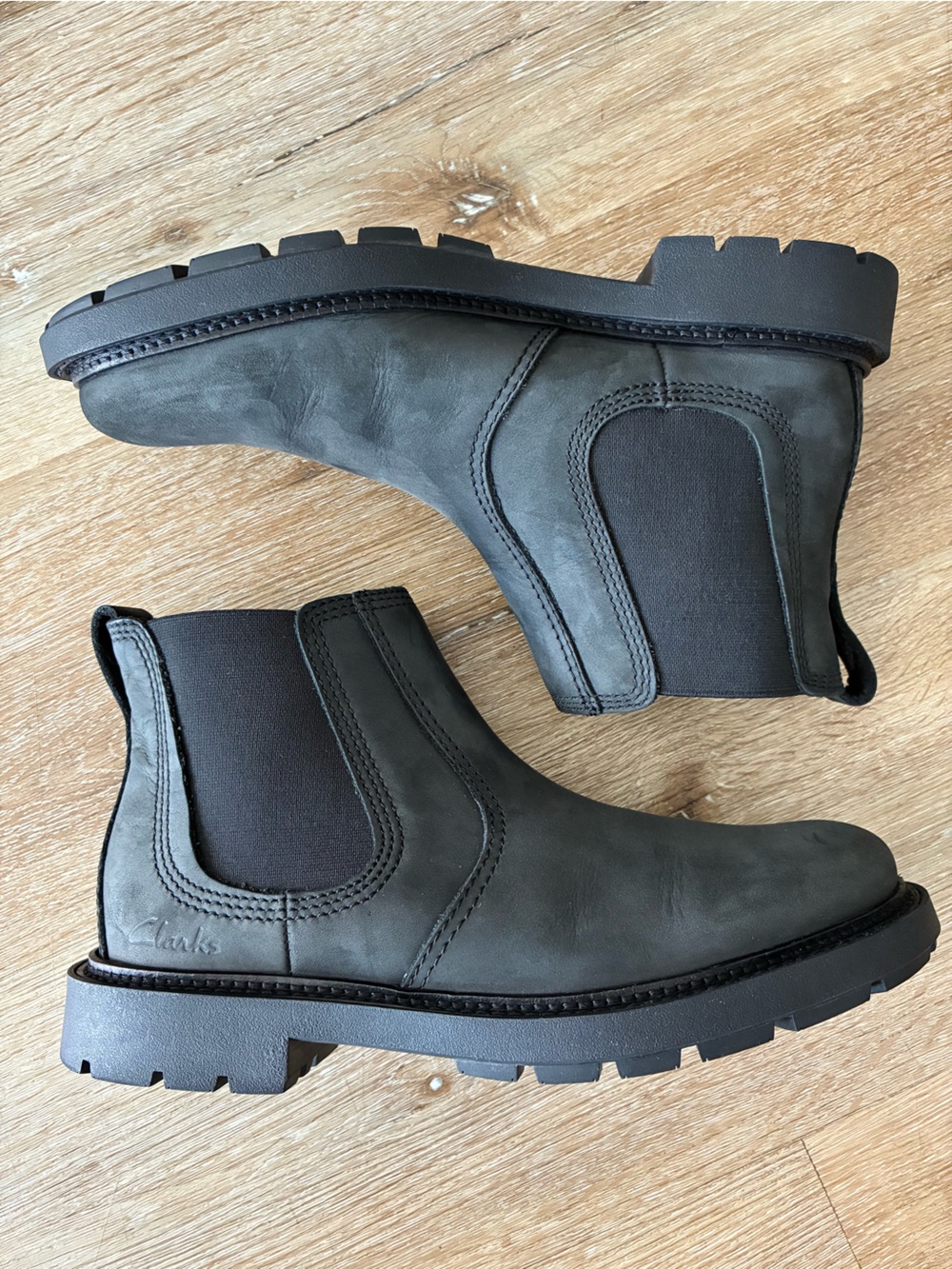 Clarks Men’s Chelsea Boots Black Leather Lug Sole Ankle Boots US 7